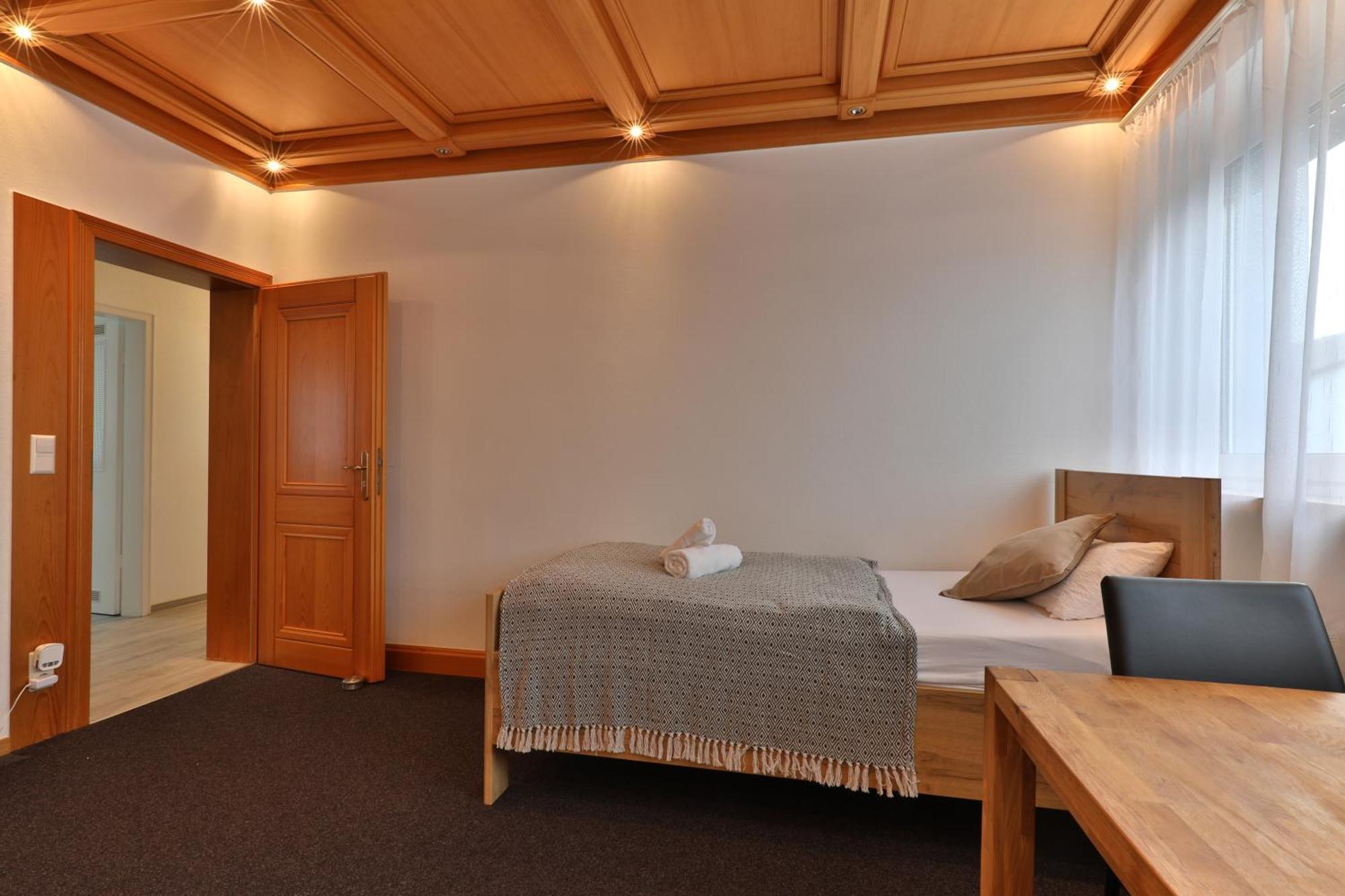 Moderne Ferienwohnungen - Service Wie Im Hotel Goeppingen Luaran gambar