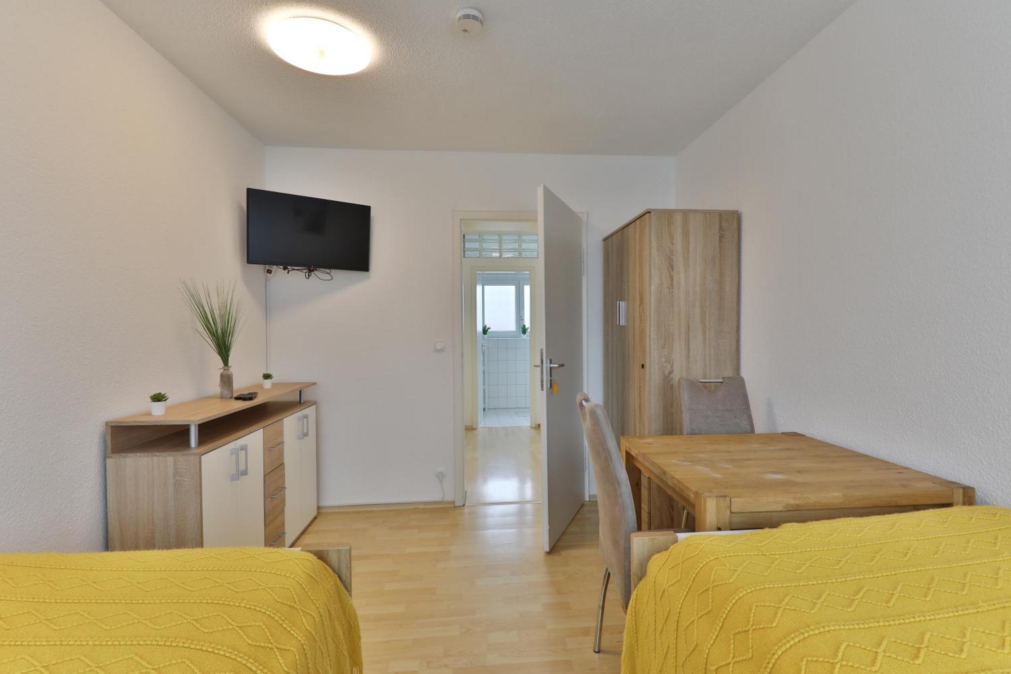 Moderne Ferienwohnungen - Service Wie Im Hotel Goeppingen Luaran gambar
