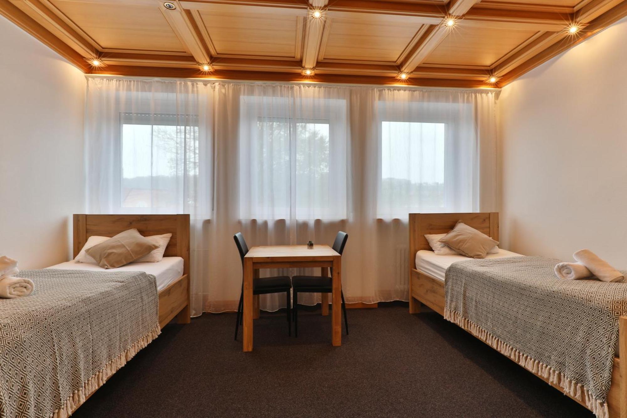 Moderne Ferienwohnungen - Service Wie Im Hotel Goeppingen Luaran gambar